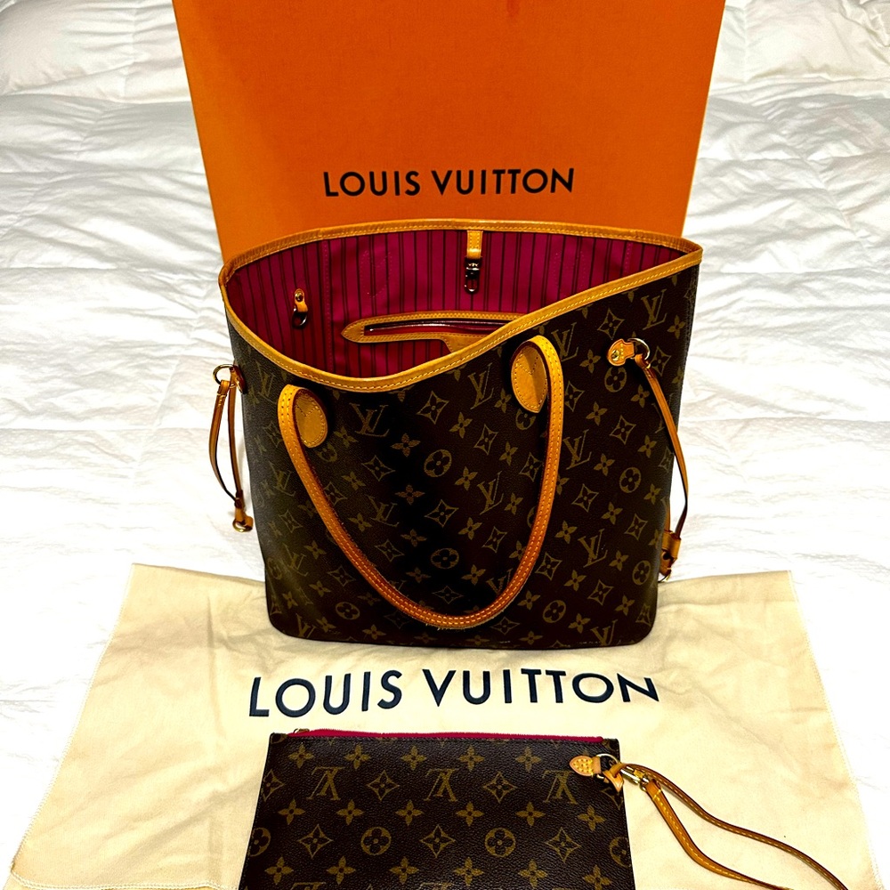 Louis Vuitton Monogram Neverfull MM hot pink interior